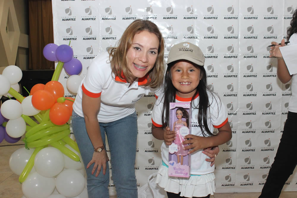Campaña solidaria “Sirviendo de corazón y con alegría a los niños del Perú”